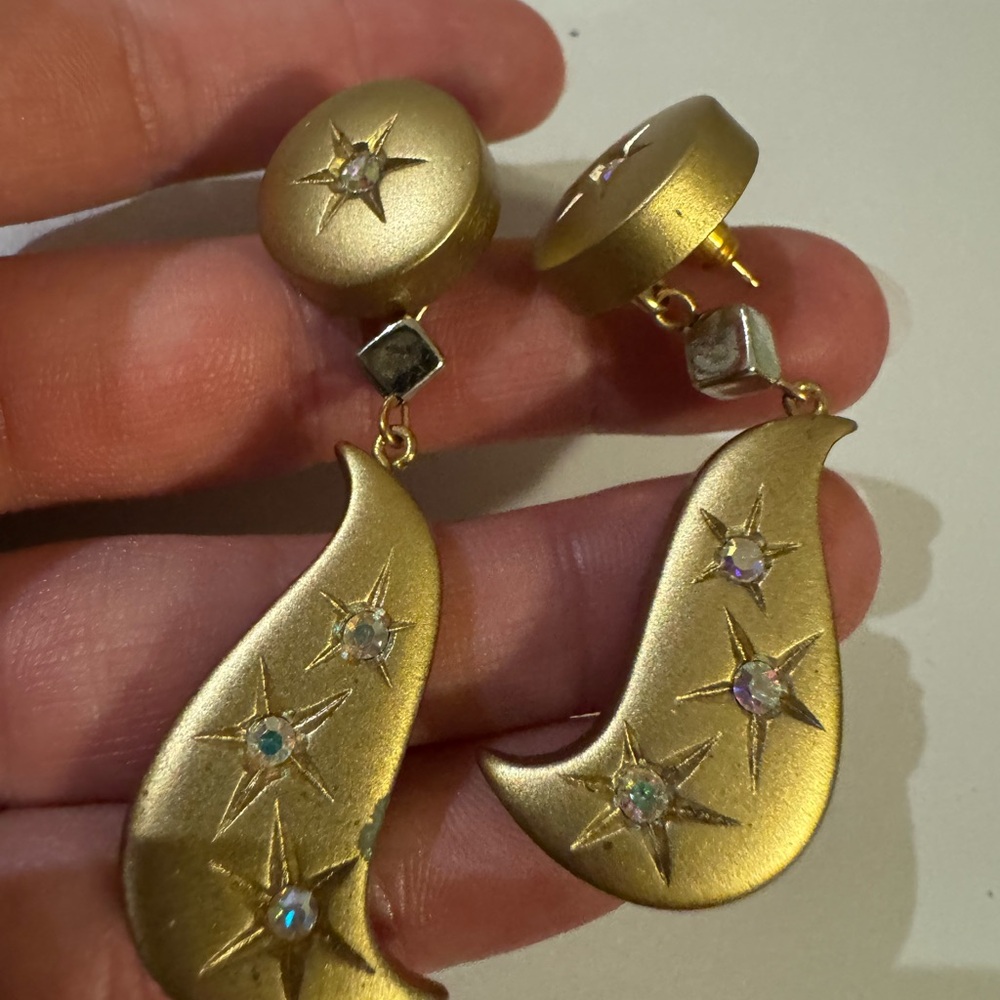 Vintage gold tone post earrings with Aurora Borealis style crystals - Picture 3 of 9